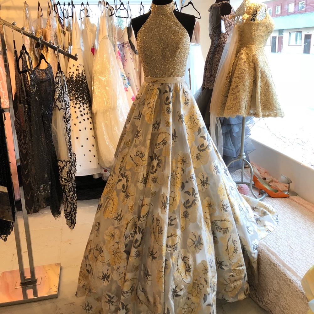 JOVANI